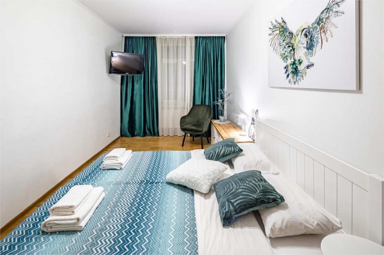 The Main Square! 2 Separated Bedrooms, Balcony Лвив Екстериор снимка